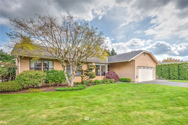 21005 36th Place W Lynnwood, WA House Sold - Photo 1 of 23. Opens carousel modal