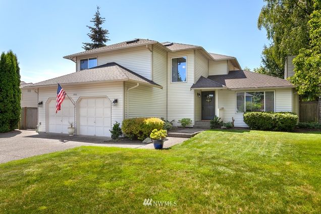 816 151st Place SW Lynnwood, WA House Sold - Photo 1 of 25. Opens carousel modal