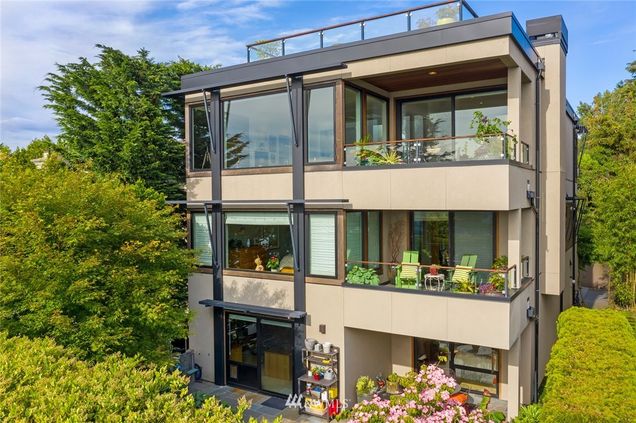 1929 10th Avenue E Seattle, WA House Sold - Photo 1 of 39. Opens carousel modal