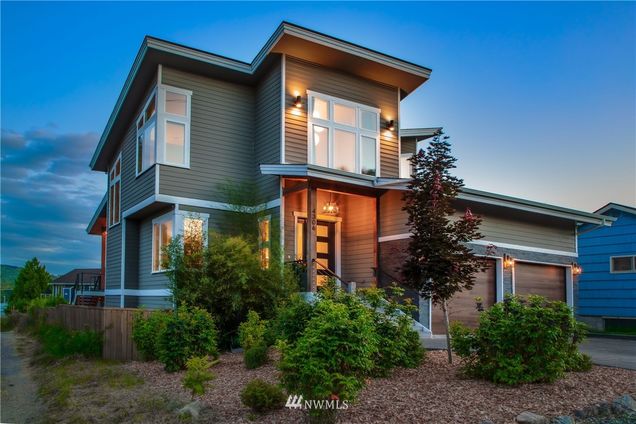 4306 Academy Street Bellingham, WA House Sold - Photo 1 of 33. Opens carousel modal