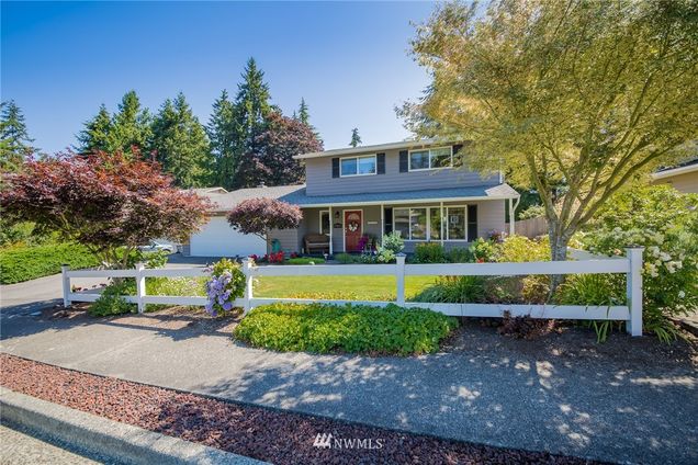 17225 58th Ave W Lynnwood, WA House Sold - Photo 1 of 33. Opens carousel modal