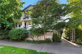2727 Franklin Avenue E Unit 203