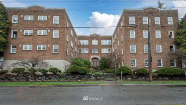 220 W Olympic Place Unit 204