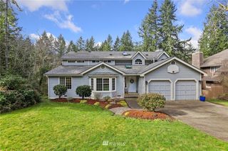 14144 Woodcrest Loop NW