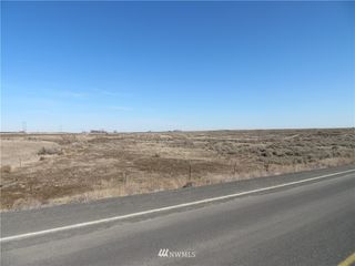 1 E Schoesler Road