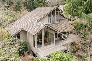 9311 Fauntleroy Way SW