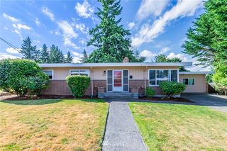 2907 NE 8th Place