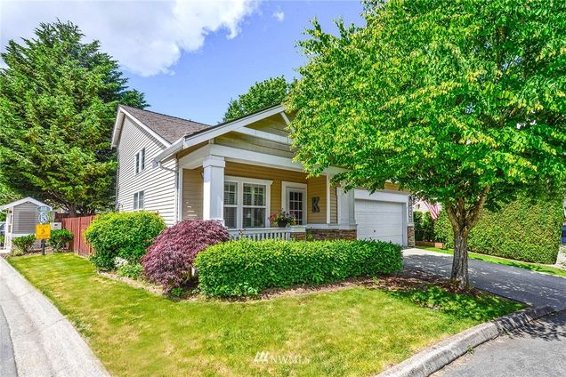 6903 135th Street SE Snohomish, WA Townhouse Sold - Photo 1 of 30. Opens carousel modal
