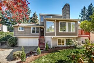 2306 Vashon Court NE