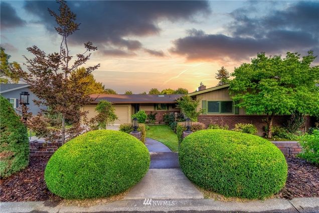 1859 Brevor Drive Walla Walla, WA House Sold - Photo 1 of 40. Opens carousel modal
