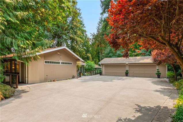 9415 SE 52nd Street Mercer Island, WA House Sold - Photo 1 of 40. Opens carousel modal