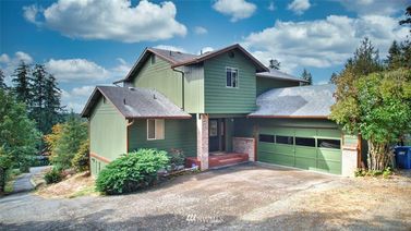 18636 E Spring Lake Drive SE