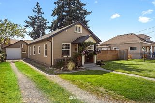 302 4th Avenue NE