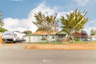 3251 S 76th St