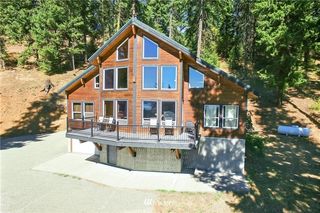 900 Lake Forest Drive