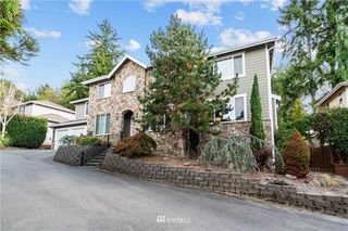 2516 Camas Ave Ne