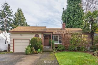 8226 42nd Avenue NE