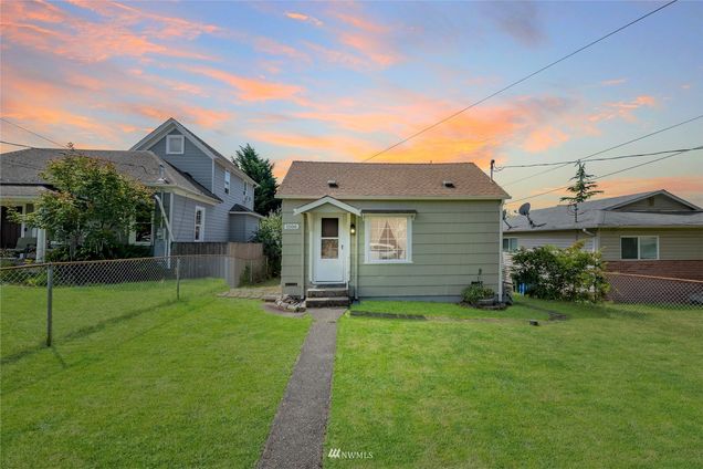 1506 S 43rd Street Tacoma, WA House Sold - Photo 1 of 13. Opens carousel modal