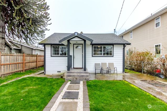 832 2nd Avenue N Kent, WA House Sold - Photo 1 of 18. Opens carousel modal