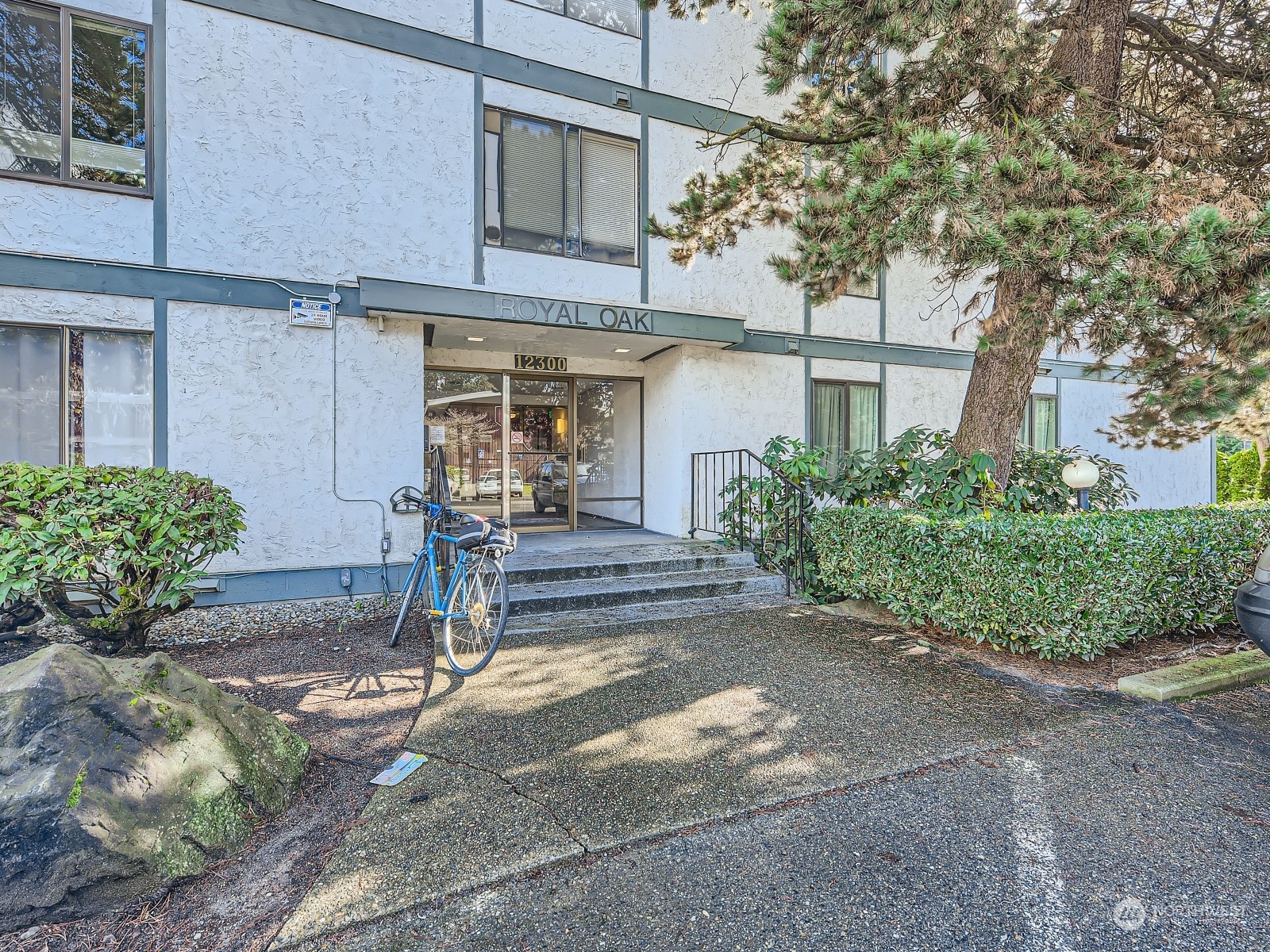 12300 28th Ave NE Unit 305