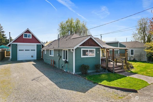 816 2nd Avenue N Kent, WA House Sold - Photo 1 of 40. Opens carousel modal