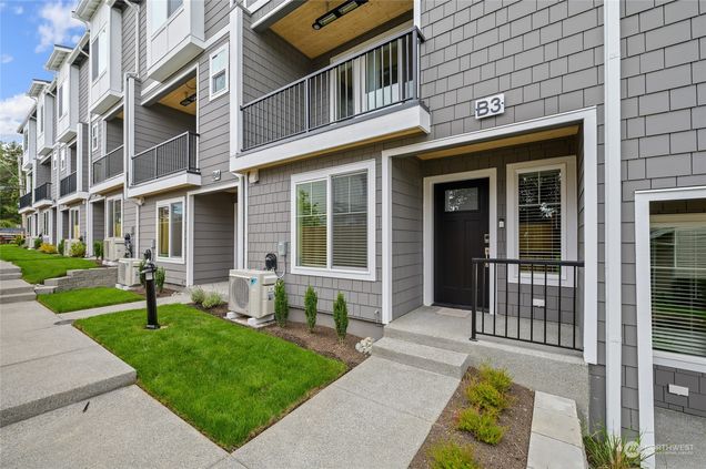 15423 Admiralty Way Unit E6 Lynnwood, WA Townhouse Sold - Photo 1 of 6. Opens carousel modal