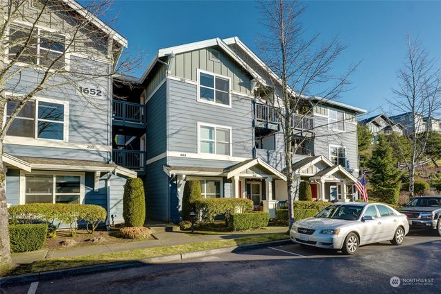 1652 25th Place NE Unit 303 Issaquah, WA Condo Sold - Photo 1 of 20. Opens carousel modal