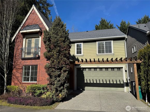 12312 NE 86th Way Kirkland, WA House Active - Photo 1 of 26. Opens carousel modal