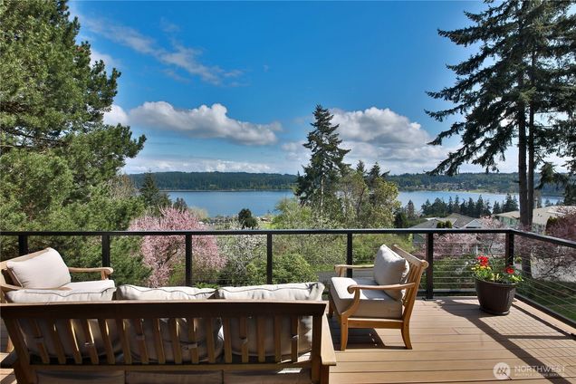 5019 Par Drive Freeland, WA House Sold - Photo 1 of 37. Opens carousel modal