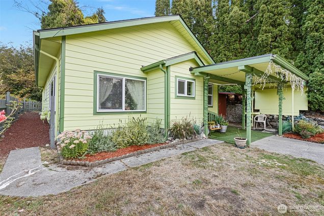 3638 D Street Bremerton, WA House Sold - Photo 1 of 21. Opens carousel modal