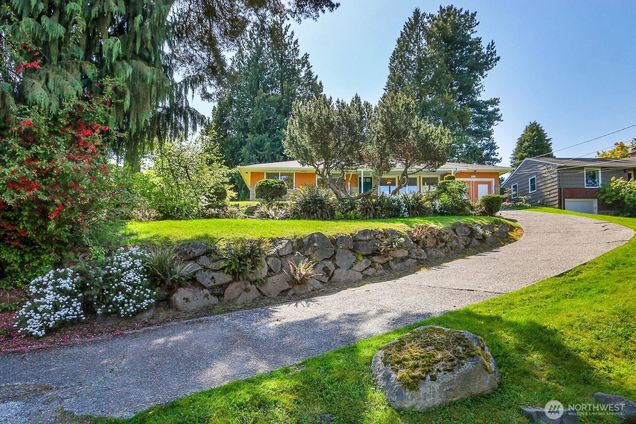 3035 NE 100th Street Seattle, WA House Sold - Photo 1 of 23. Opens carousel modal
