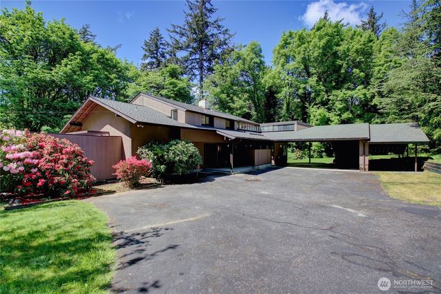 1515 S 10th Street Mount Vernon, WA House Sold - Photo 1 of 40. Opens carousel modal