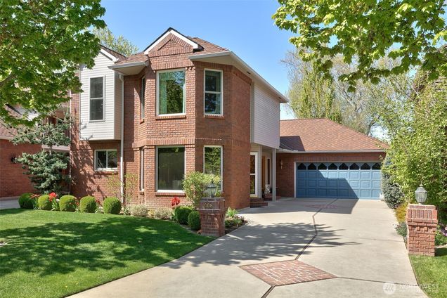 608 Bellevue Place Yakima, WA House Sold - Photo 1 of 22. Opens carousel modal