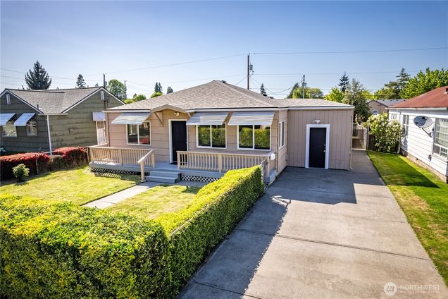 441 20th Avenue Longview, WA House Sold - Photo 1 of 20. Opens carousel modal