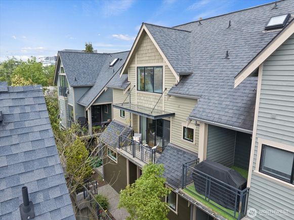 2625 Yale Terrace E Seattle, WA Townhouse Sold - Photo 1 of 27. Opens carousel modal