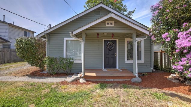 827 3rd Avenue N Kent, WA House Sold - Photo 1 of 25. Opens carousel modal