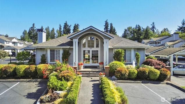 23317 Cedar Way Unit L201