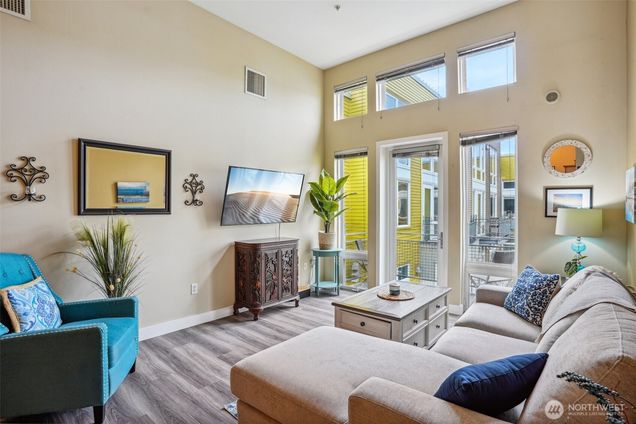 1705 Dock Street Unit 520