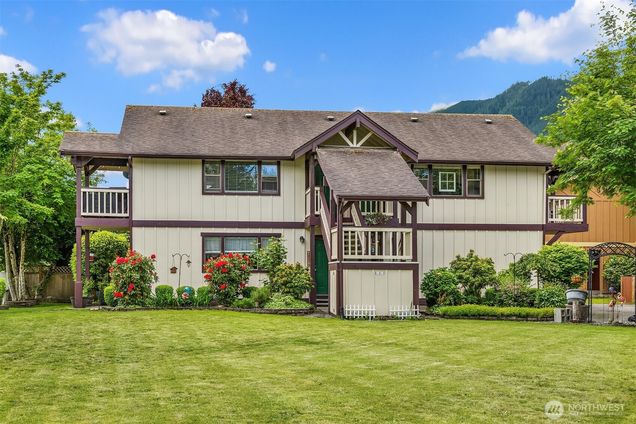 418 Stow Avenue S North Bend, WA Multifamily Sold - Photo 1 of 16. Opens carousel modal