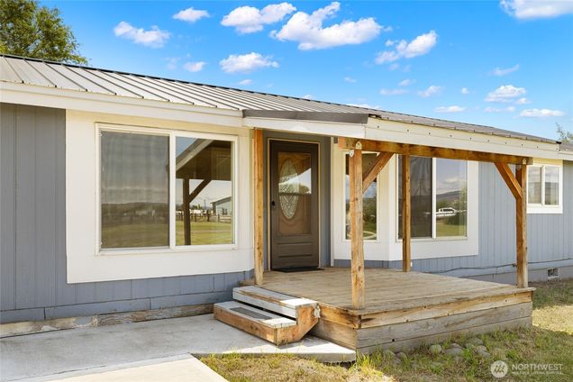 2611 Hwy 97 Ellensburg, WA House Sold - Photo 1 of 28. Opens carousel modal