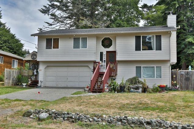 1271 Rickover Drive