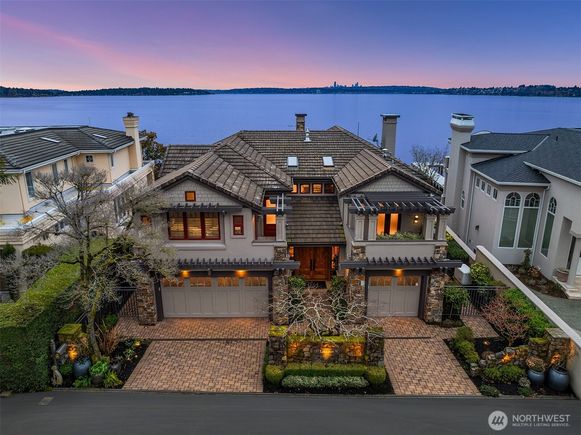 137 Lake Avenue W