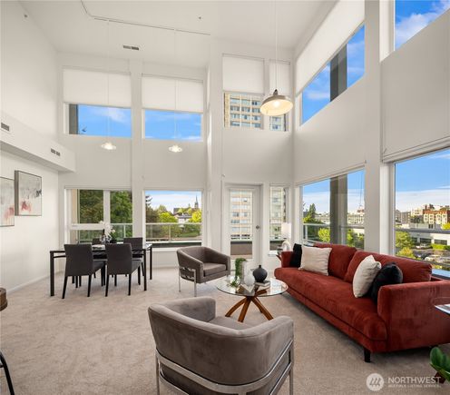 4528 8th Avenue NE Unit 5A