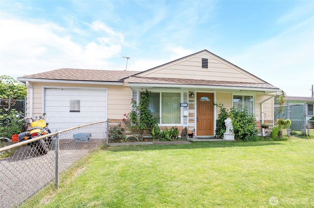 4917 N Vassault Street Tacoma, WA House Active - Photo 1 of 14. Opens carousel modal