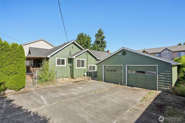 12506 NE 49th Street
