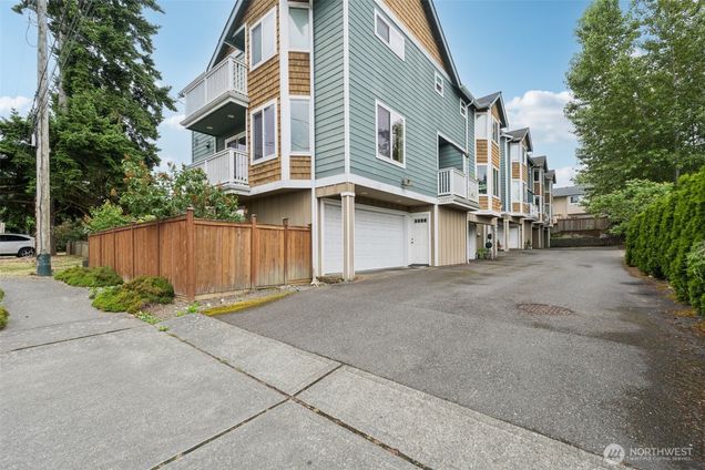 14539 32 Avenue NE Unit B
