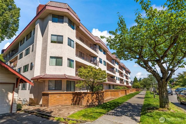 909 N I Street Unit 403 Tacoma, WA Condo Pending - Photo 1 of 33. Opens carousel modal