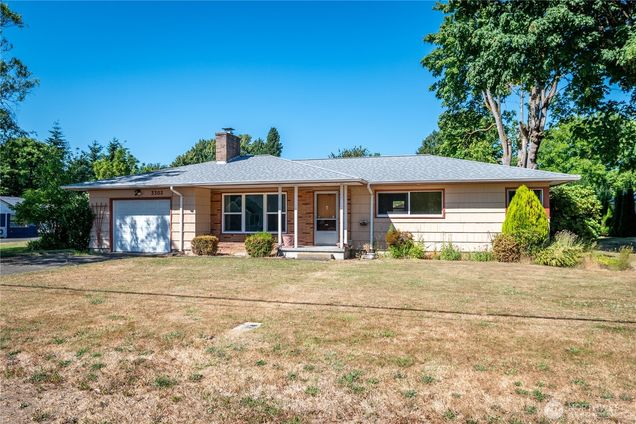 3302 Pine Street Longview, WA House Active - Photo 1 of 36. Opens carousel modal