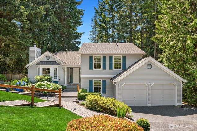 13297 SE 54th Place Bellevue, WA House Active - Photo 1 of 36. Opens carousel modal