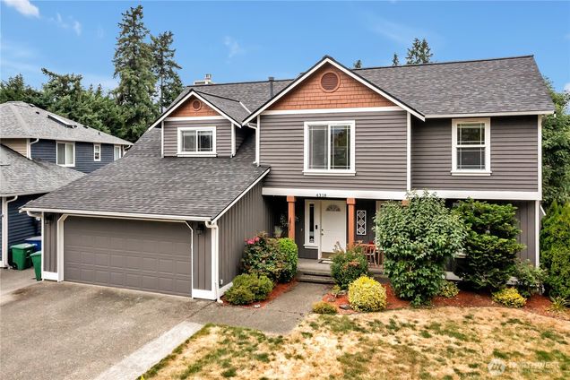 4318 NE 9th Place